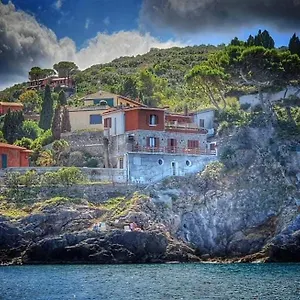 Flora Argentario Bed and breakfast